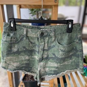 ☀️BDG Urban Outfitters, High Dree Cheeky Shorts, Dusted Camo, Mild, Size 6, W28